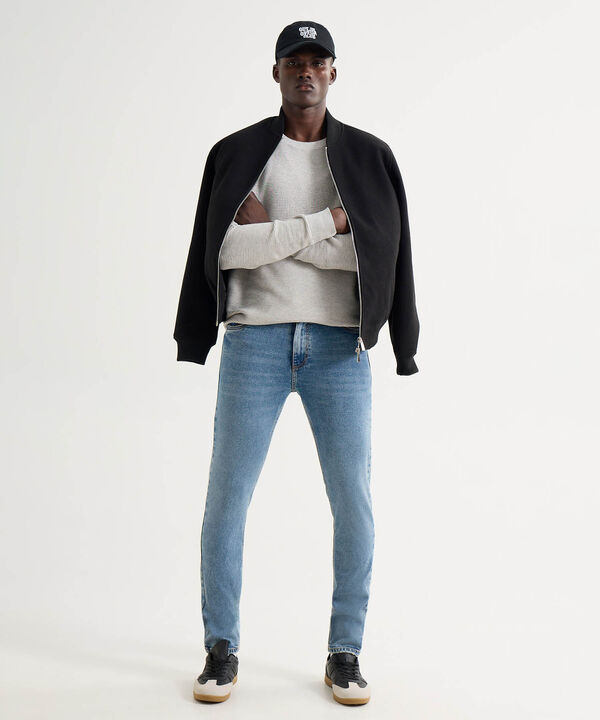 Jeans para hombre image number null